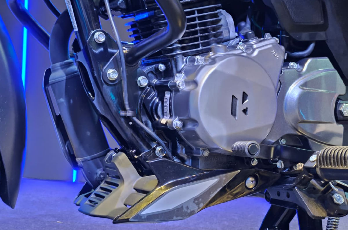 Powering the Glamour X is the same 124.7cc single-cylinder engine as the Xtreme 125R